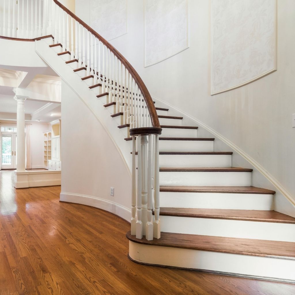 تصميم سلالم بقطر